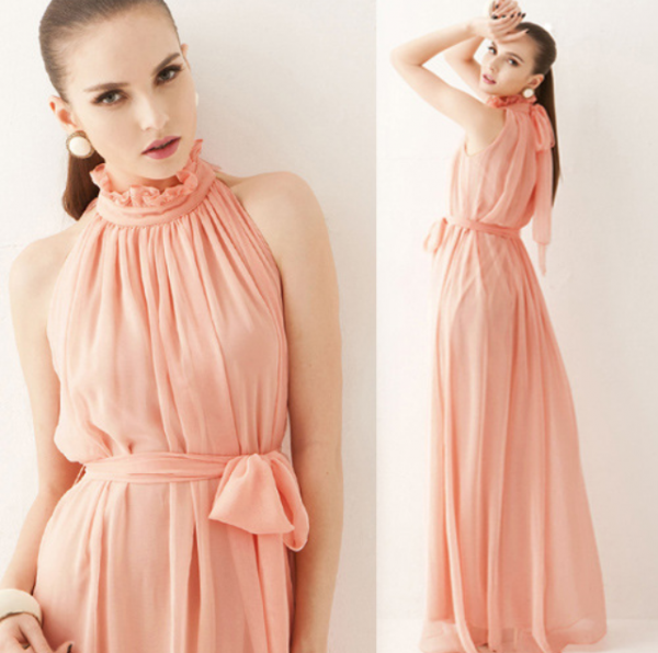 Vestido longo em chiffon.